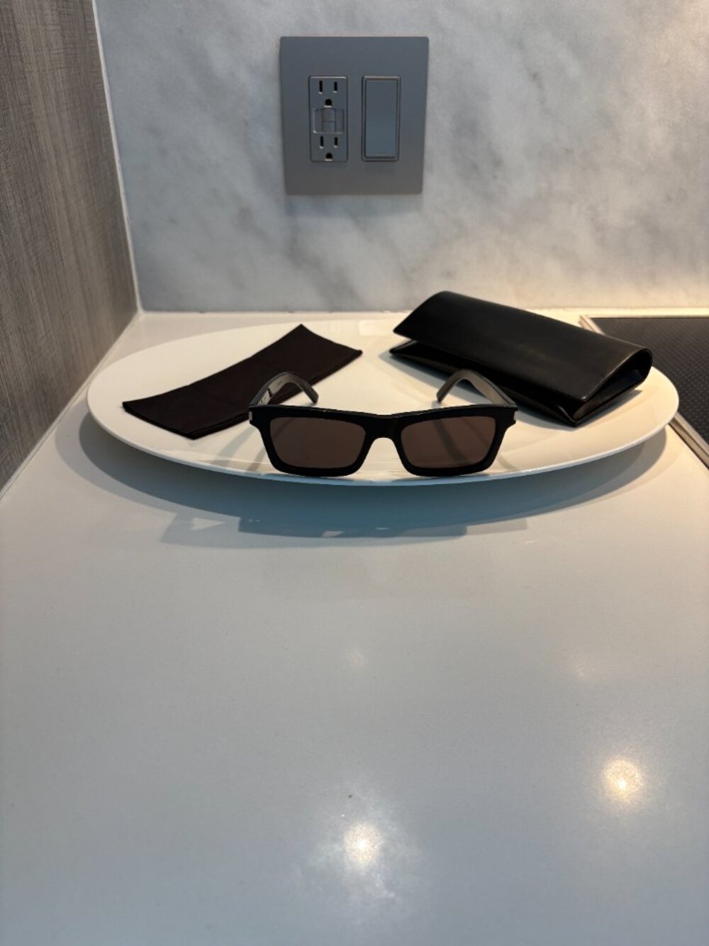 SAINT LAURENT SL 461 BETTY SUNGLASSES BLACK - Picture 6 of 7